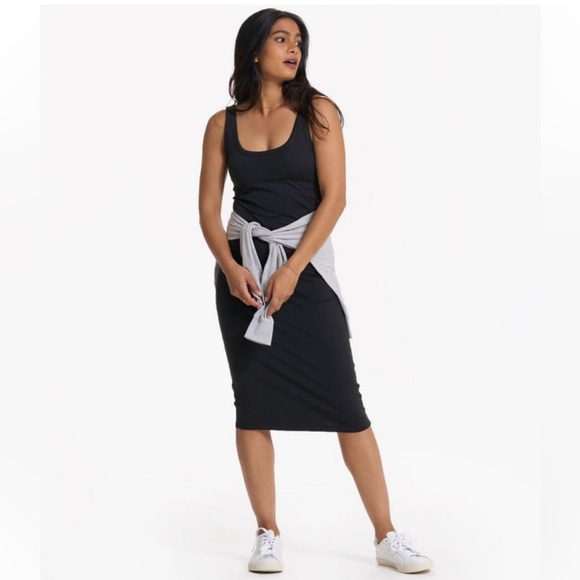 vuori Halo Essential Dress Black Heather Midi - Picture 3 of 7